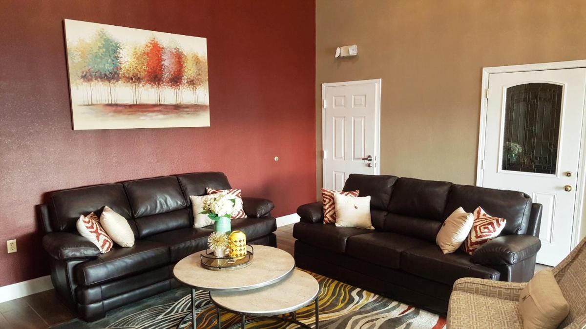 Red Roof Inn & Suites Houston – Humble/IAH Airport - image 7
