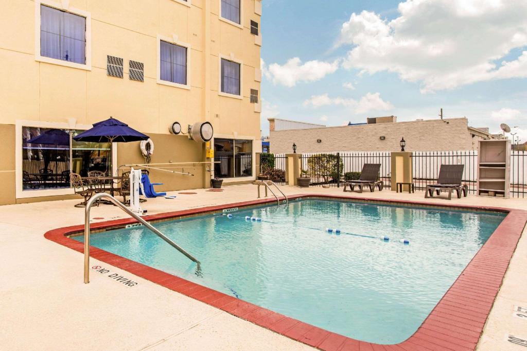 Comfort Inn & Suites IAH Bush Airport – East - image 5