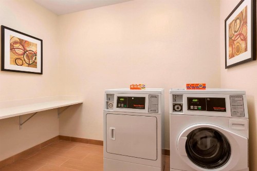 Fairfield Inn & Suites Houston Humble - image 12