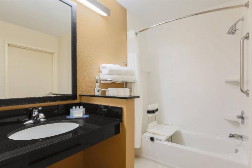 Fairfield Inn & Suites Houston Humble - image 5