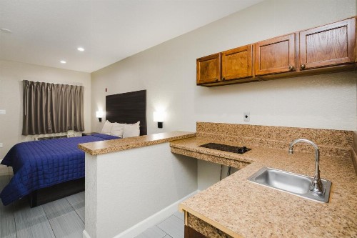 Winchester Inn and Suites Humble/IAH/North Houston - image 13