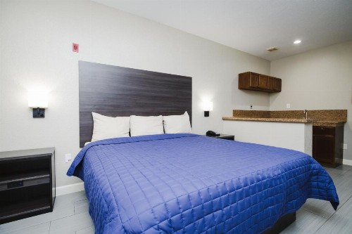 Winchester Inn and Suites Humble/IAH/North Houston - image 3