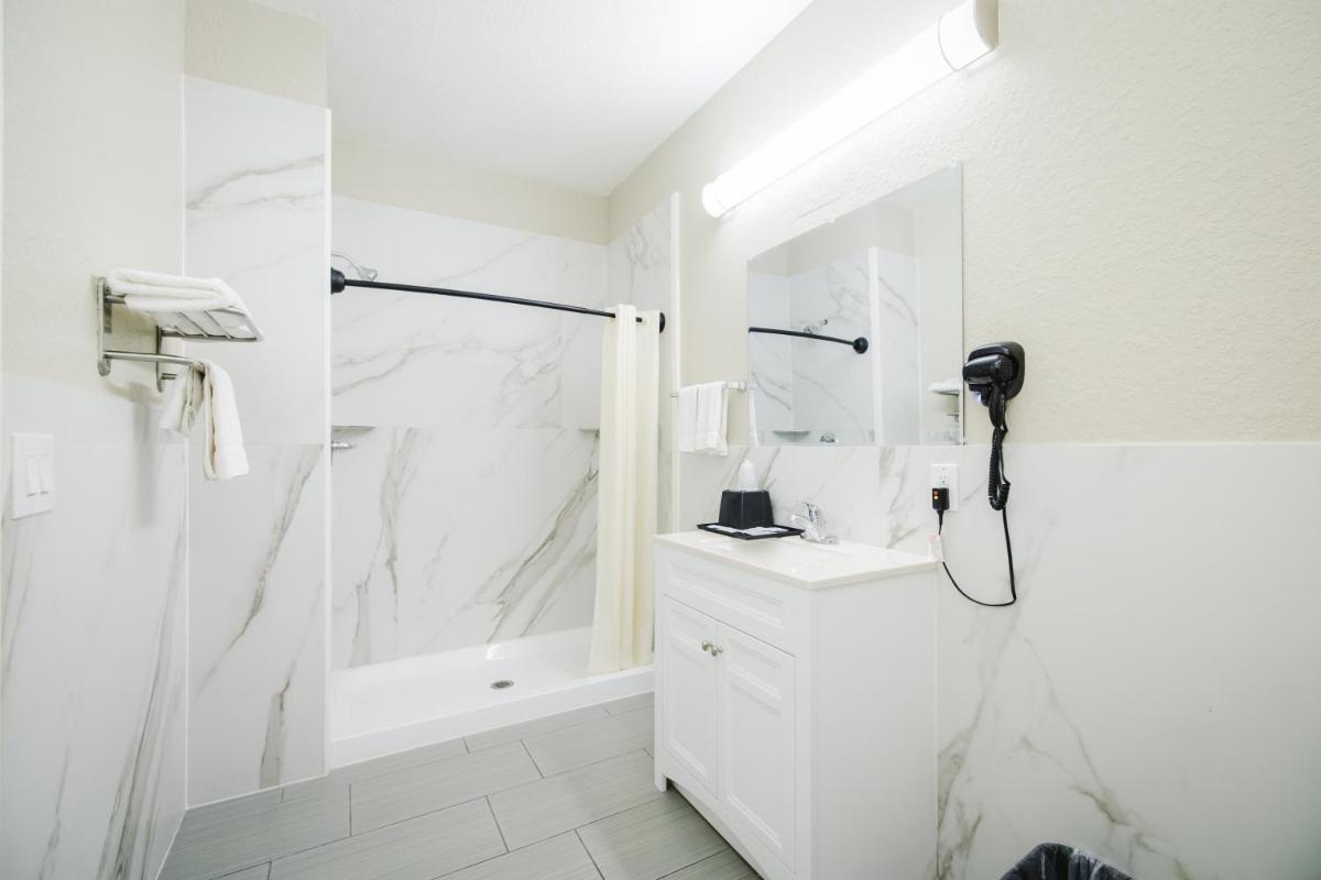 Winchester Inn and Suites Humble/IAH/North Houston - image 5