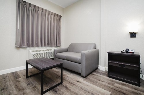 Winchester Inn and Suites Humble/IAH/North Houston - image 6