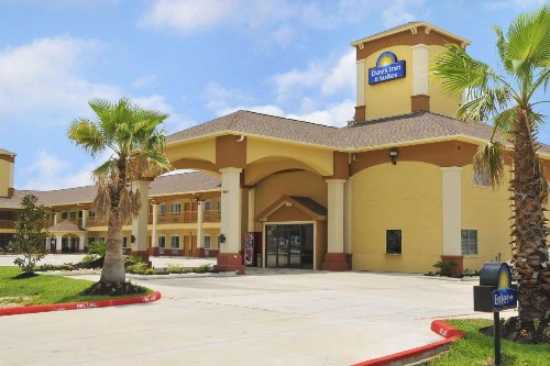 Days Inn by Wyndham Humble/Houston Intercontinental Airport - image 1