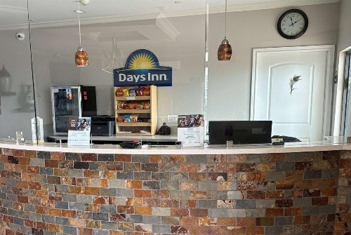 Days Inn by Wyndham Humble/Houston Intercontinental Airport - image 11