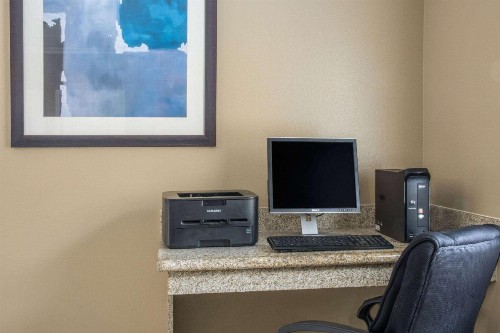 Days Inn by Wyndham Humble/Houston Intercontinental Airport - image 14