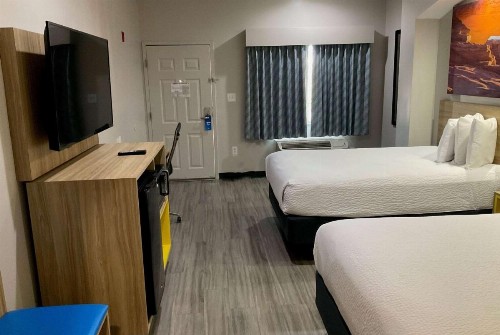 Days Inn by Wyndham Humble/Houston Intercontinental Airport - image 16