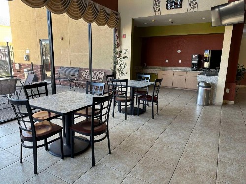 Super 8 by Wyndham Intercontinental Houston TX - image 13