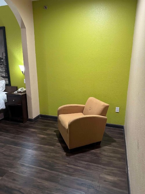 Super 8 by Wyndham Intercontinental Houston TX - image 14