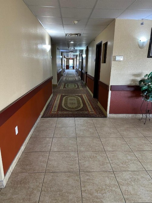 Super 8 by Wyndham Intercontinental Houston TX - image 15