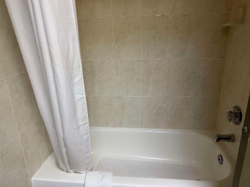 Super 8 by Wyndham Intercontinental Houston TX - image 23