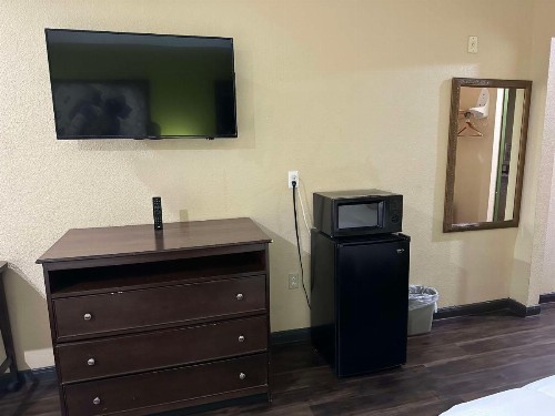 Super 8 by Wyndham Intercontinental Houston TX - image 25