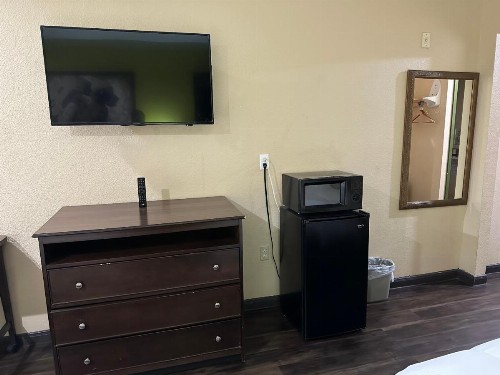 Super 8 by Wyndham Intercontinental Houston TX - image 32