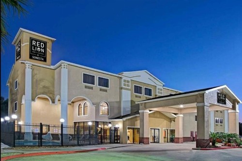 Super 8 by Wyndham Intercontinental Houston TX - image 6