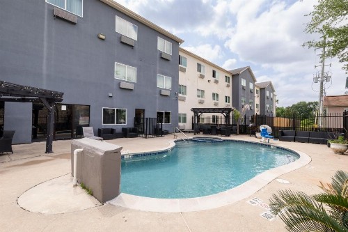 Wingate by Wyndham Humble/Houston Intercontinental Airport - image 11