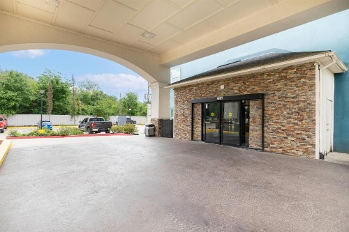 Wingate by Wyndham Humble/Houston Intercontinental Airport - image 3