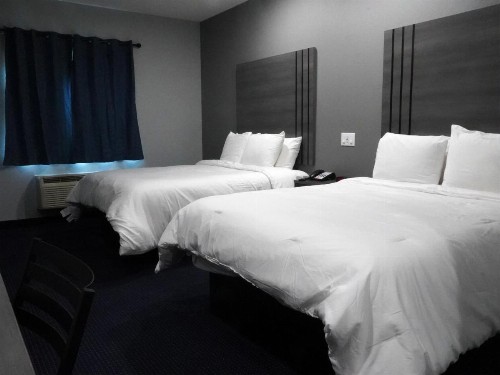 Americas Best Value Inn and Suites Bush International Airport - image 10