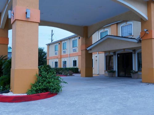 Americas Best Value Inn and Suites Bush International Airport - image 16