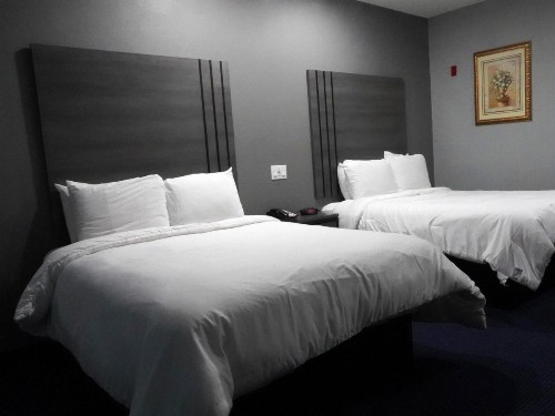 Americas Best Value Inn and Suites Bush International Airport - image 5