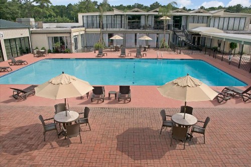 Ramada by Wyndham Houston Intercontinental Airport East - image 14