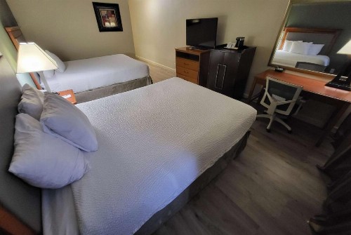 Ramada by Wyndham Houston Intercontinental Airport East - image 23