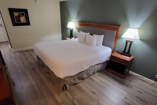 Ramada by Wyndham Houston Intercontinental Airport East - image 24
