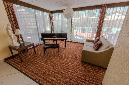 Ramada by Wyndham Houston Intercontinental Airport East - image 32