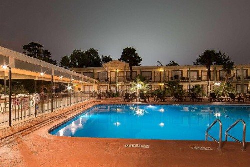 Ramada by Wyndham Houston Intercontinental Airport East - image 39