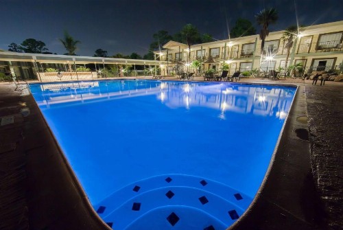 Ramada by Wyndham Houston Intercontinental Airport East - image 9