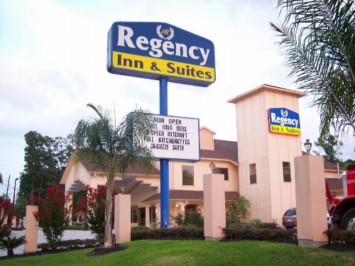 Regency Inn and Suites Humble - image 1