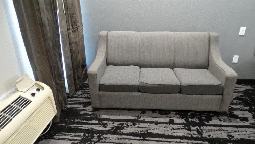 Regency Inn and Suites Humble - image 9