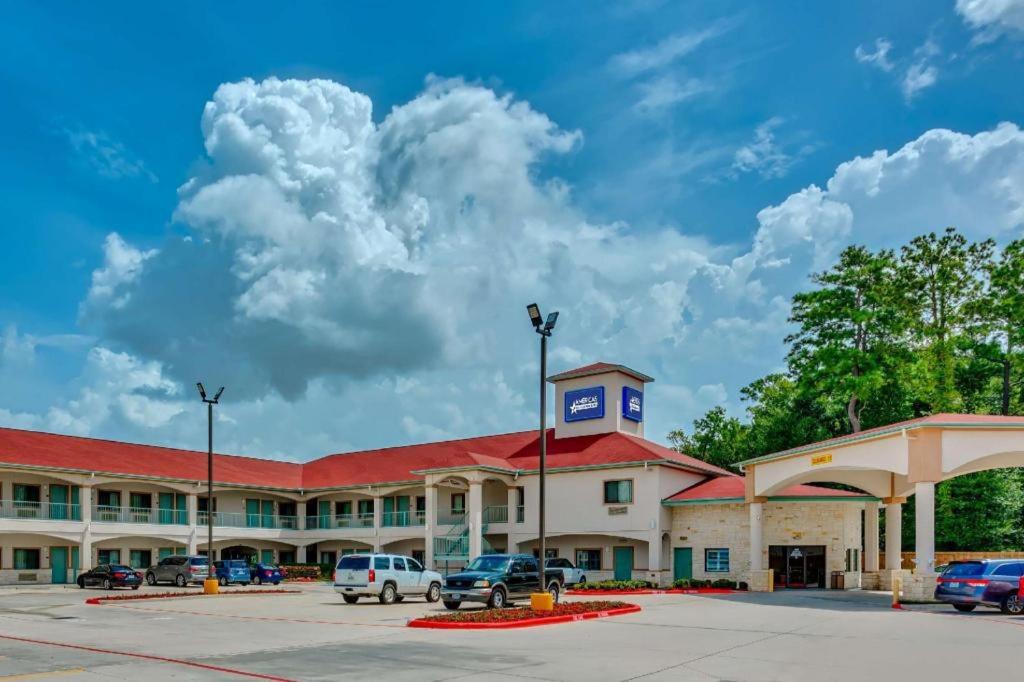 Americas Best Value Inn & Suites IAH Airport North - image 2