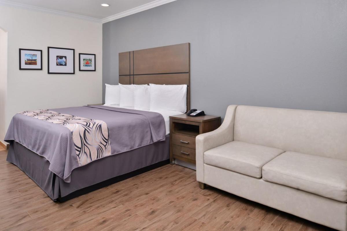 Americas Inn & Suites IAH North - image 2