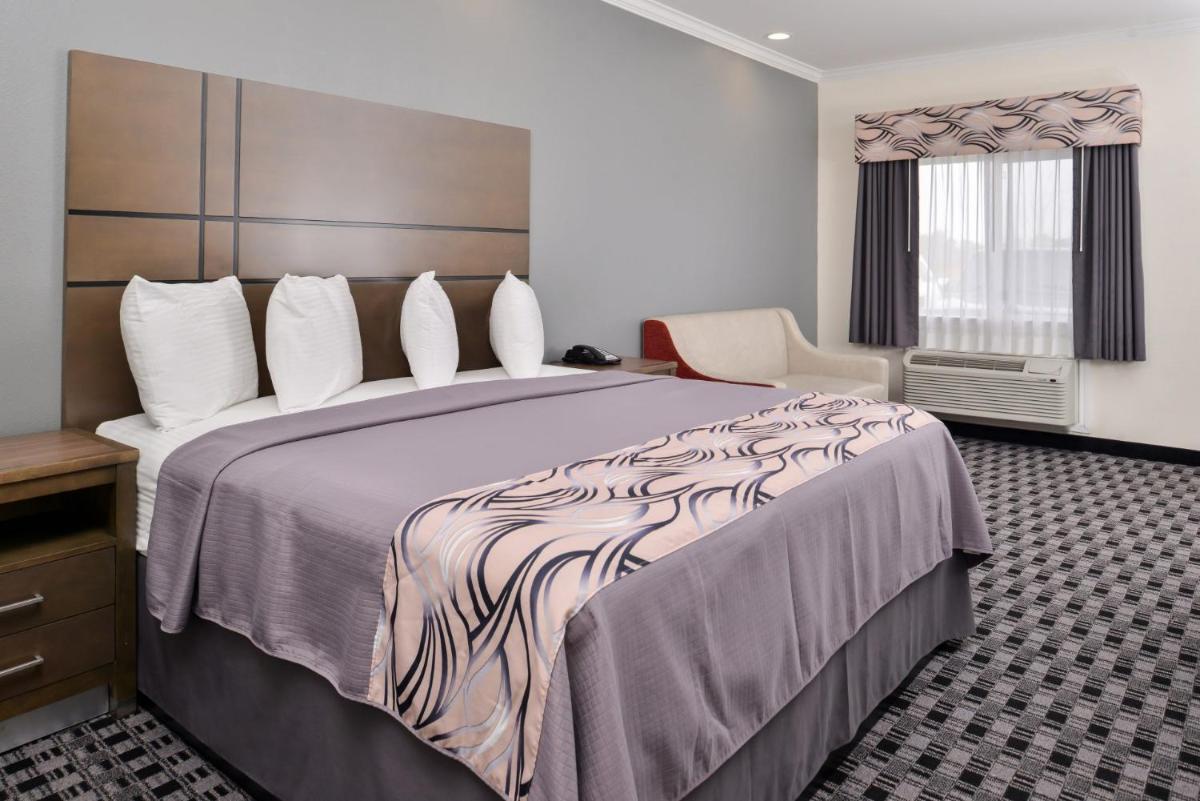 Americas Inn & Suites IAH North - image 7