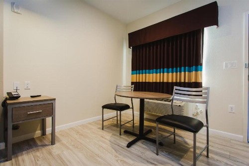 Scottish Inn & Suites - Atascocita - image 7