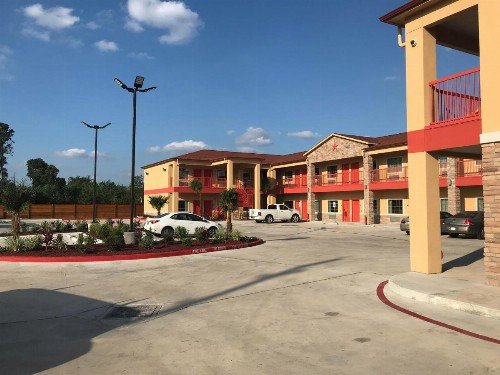 Scottish Inn & Suites - IAH Airport - image 16