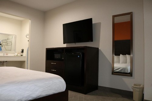 Scottish Inn & Suites - IAH Airport - image 31