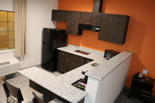 Scottish Inn & Suites - IAH Airport - image 35