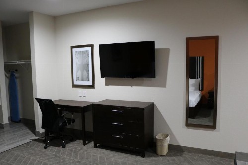 Scottish Inn & Suites - IAH Airport - image 40
