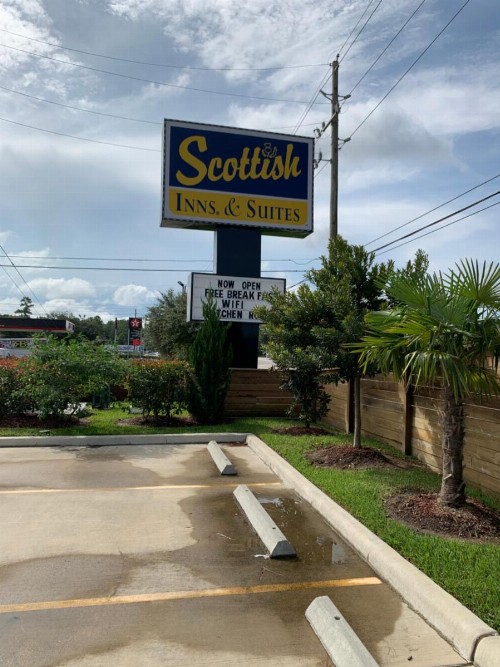 Scottish Inn & Suites - IAH Airport - image 41