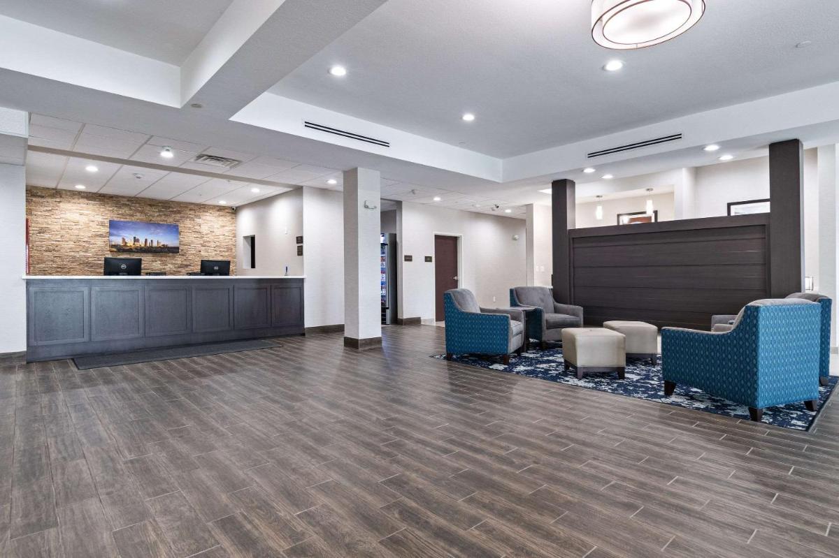 Comfort Suites Humble Houston at Beltway 8 - image 3