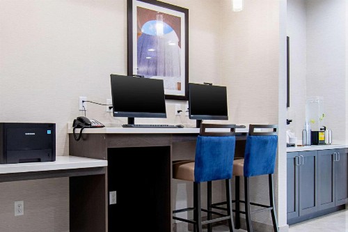 Comfort Suites Humble Houston at Beltway 8 - image 30