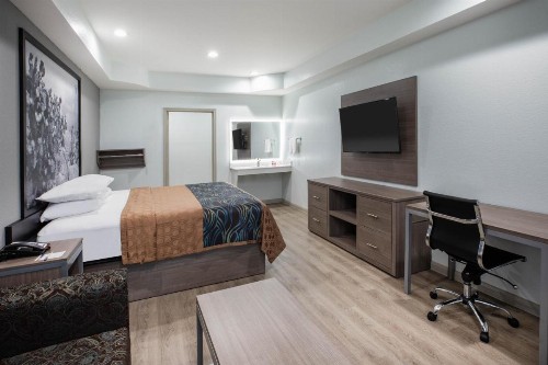 Super 8 by Wyndham Humble/Houston - image 14