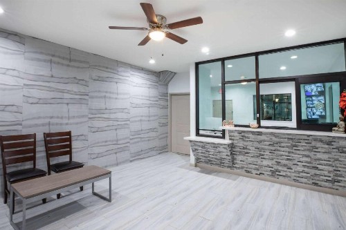 Super 8 by Wyndham Humble/Houston - image 35