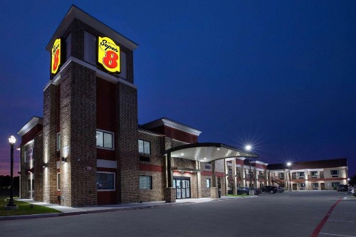 Super 8 by Wyndham Humble/Houston - image 41
