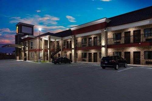 Super 8 by Wyndham Humble/Houston - image 7