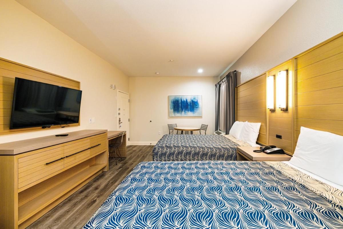 Palace Inn Blue-IAH East - image 4