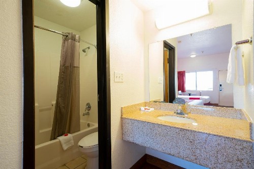 OYO Hotel Houston Humble IAH Airport HWY 59 - image 22