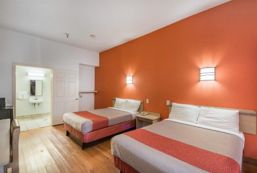 OYO Hotel Houston Humble IAH Airport HWY 59 - image 25